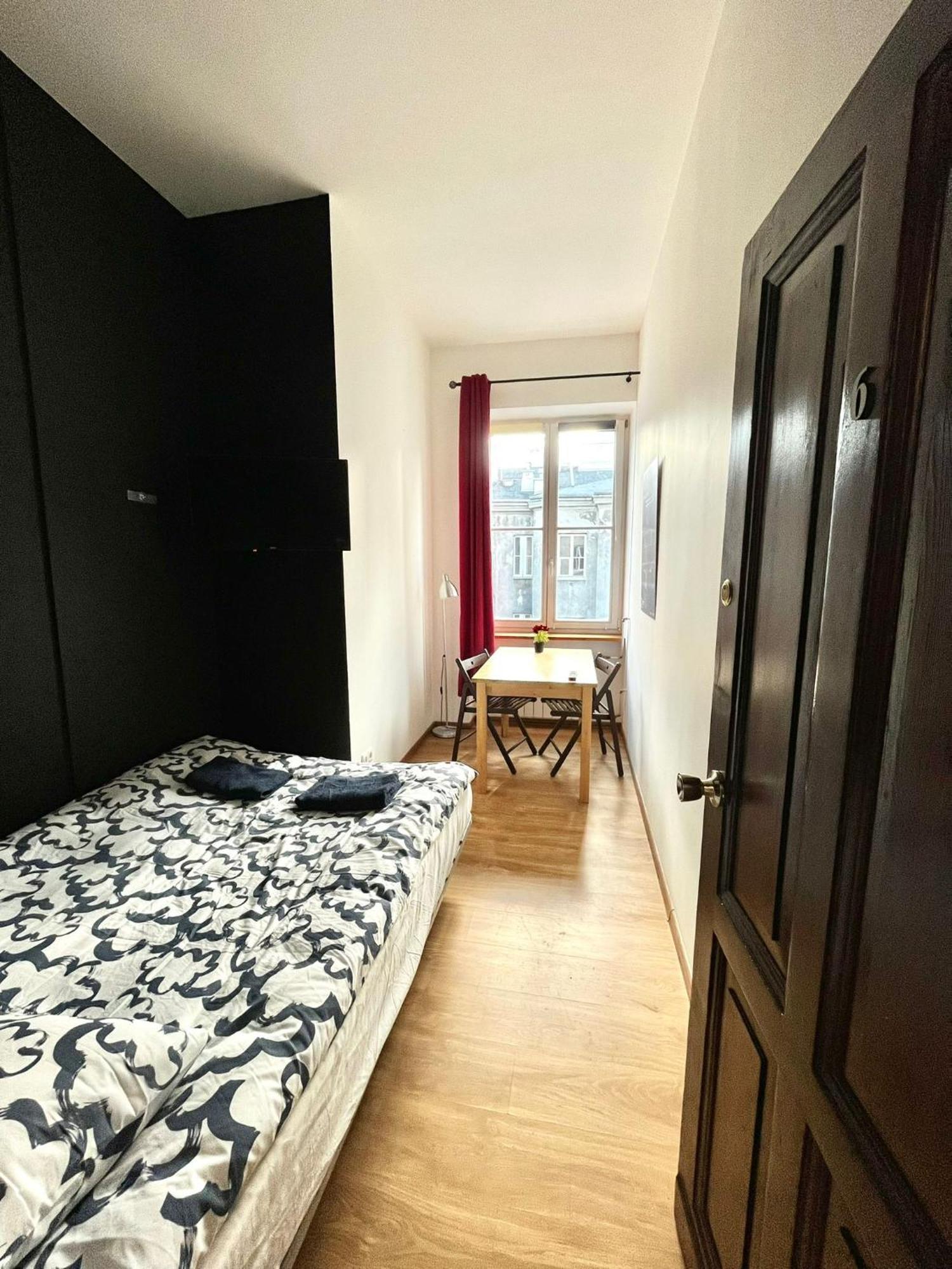 Bezagenta Rooms Centrum وارسو الغرفة الصورة