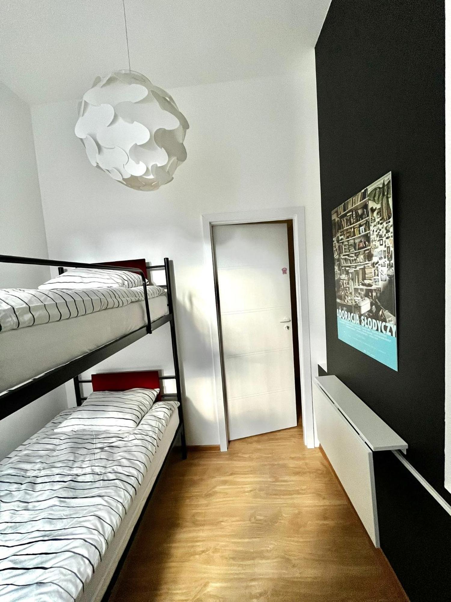 Bezagenta Rooms Centrum وارسو الغرفة الصورة